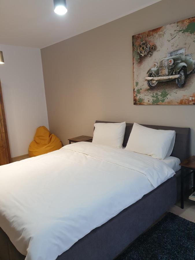 Qualis Apartament2 Appartement Braşov Buitenkant foto