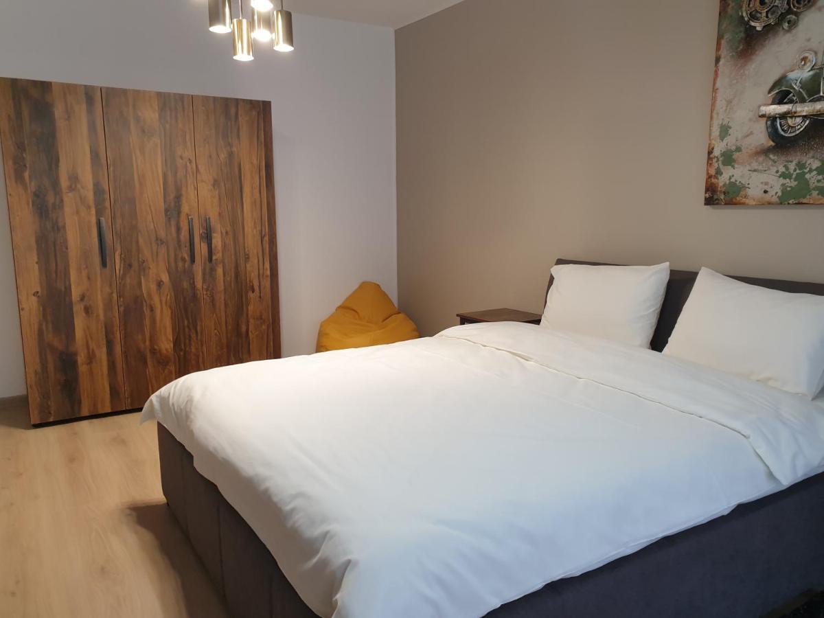 Qualis Apartament2 Appartement Braşov Buitenkant foto